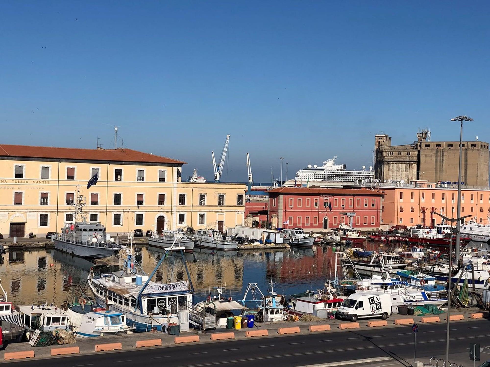 The Port Residence Livorno Exteriör bild